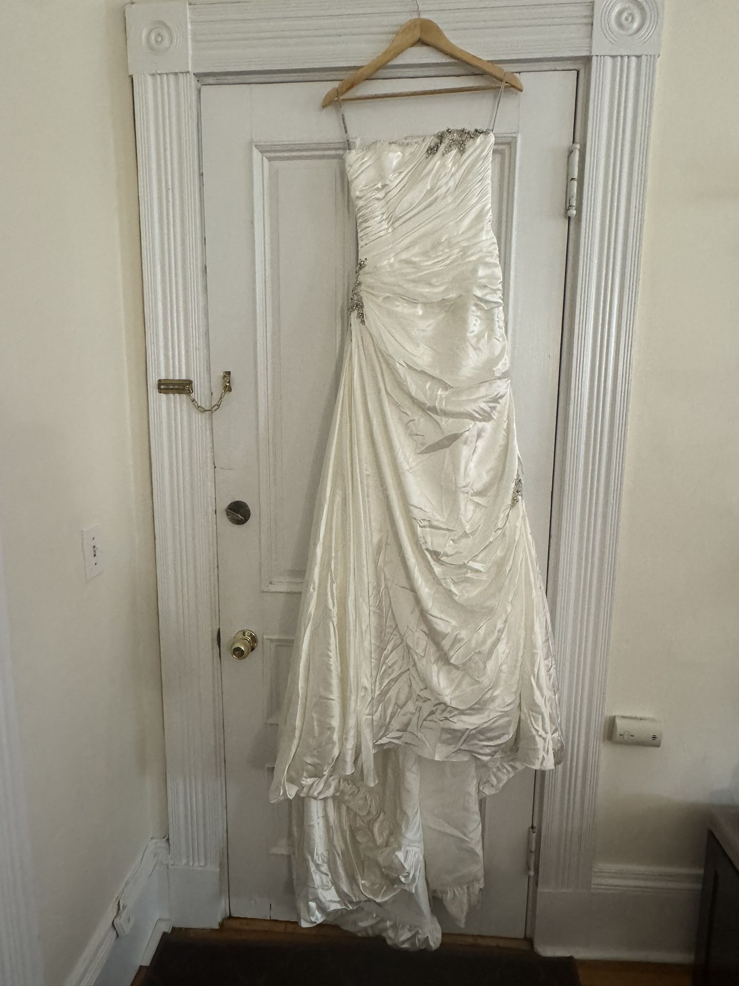 Maggie Sottero Strapless Wedding Gown Size 6