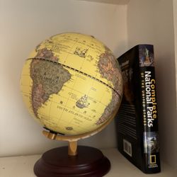 🌍 Vintage-Style Desktop Globe – Elegant Wood Base