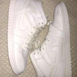 Jordan 1 Mid " Triple White"