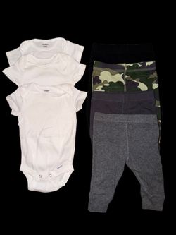 Gerber baby clothing bundle - size 0-3 months