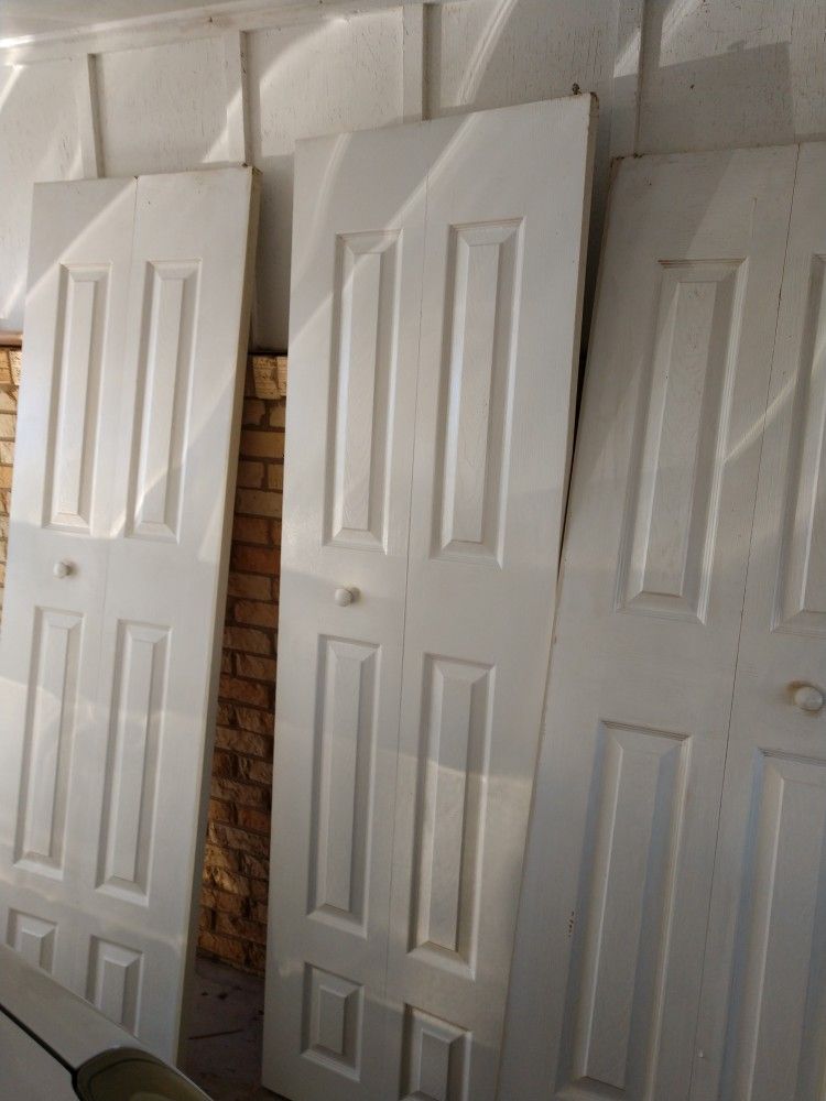 24 " Bifold Closet Doors 