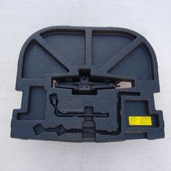 2012 - 2015 TOYOTA CAMRY TRUNK TOOL JACK STORAGE TRAY