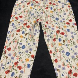 4 Pairs Of Brand New Never Worn Capri Pants 