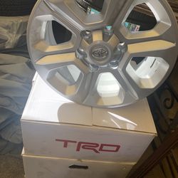 Brand New 4Runner Size 17