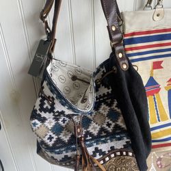 Myra Minth Bucket Bag
