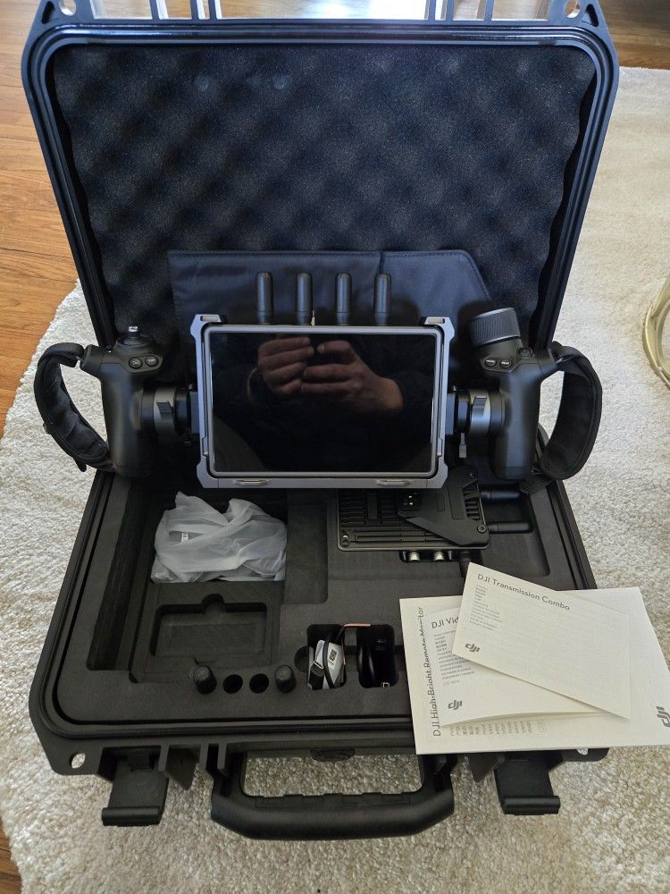 DJI Transmission Combo W/ DJI Ronin 4D Handles