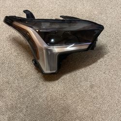 22-23 TOYOTA TUNDRA RIGHT SIDE HEADLIGHT LED OEM