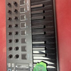 Arturia Mini lab Midi Controller