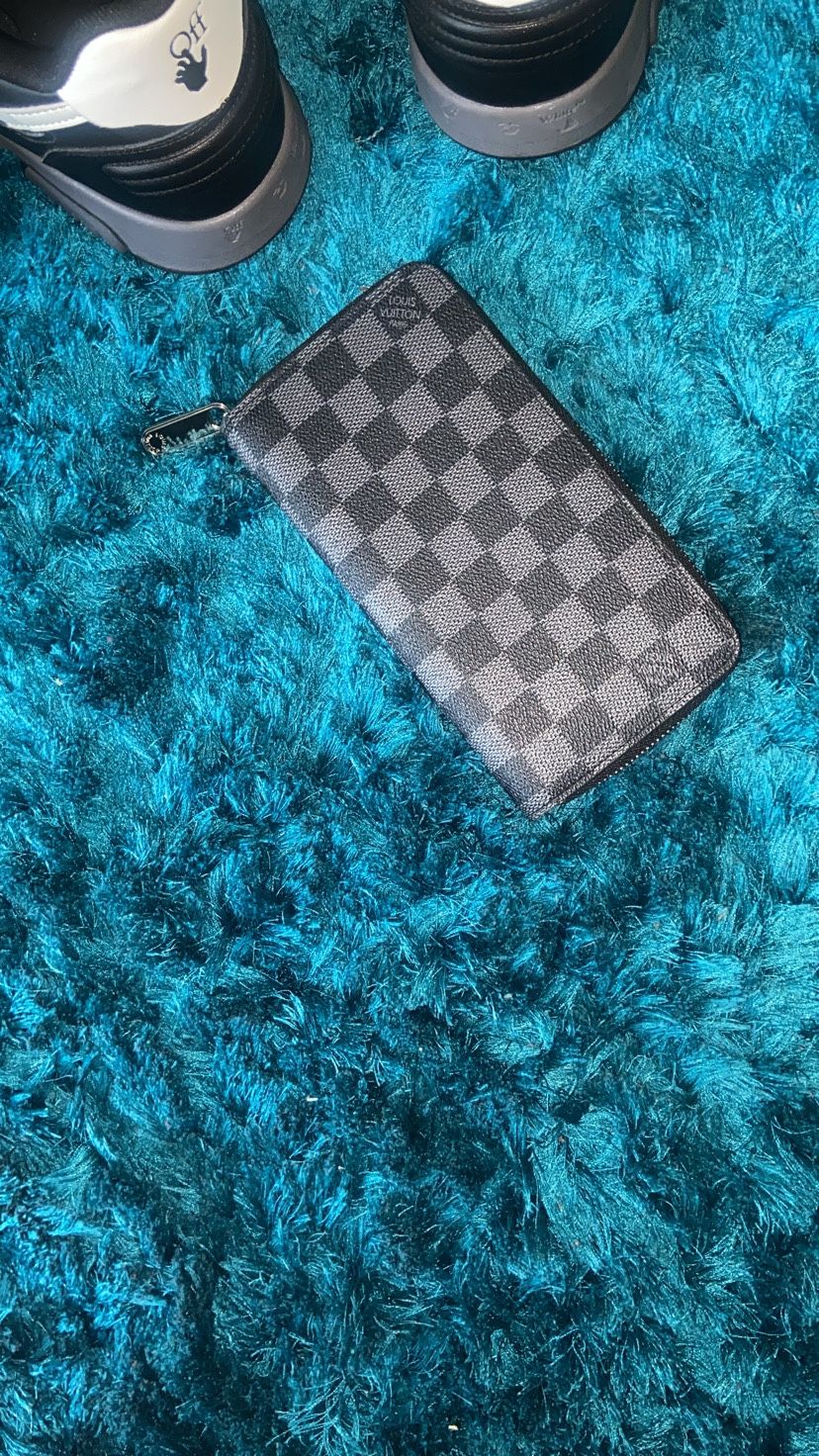 Louis Vuitton Damier Graphite Brazza Wallet