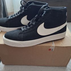 NIKE SB Blazer MID