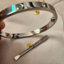 Rhodium 16cm Love Bracelet