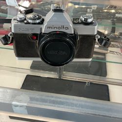 Minolta XG7 camera w/ strap