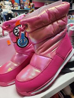 New Snow Boots Size 4