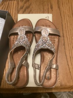 Women’s Size 10 Sandals 