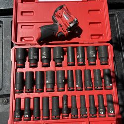 Milwaukee Impact Wrench And Socket Set