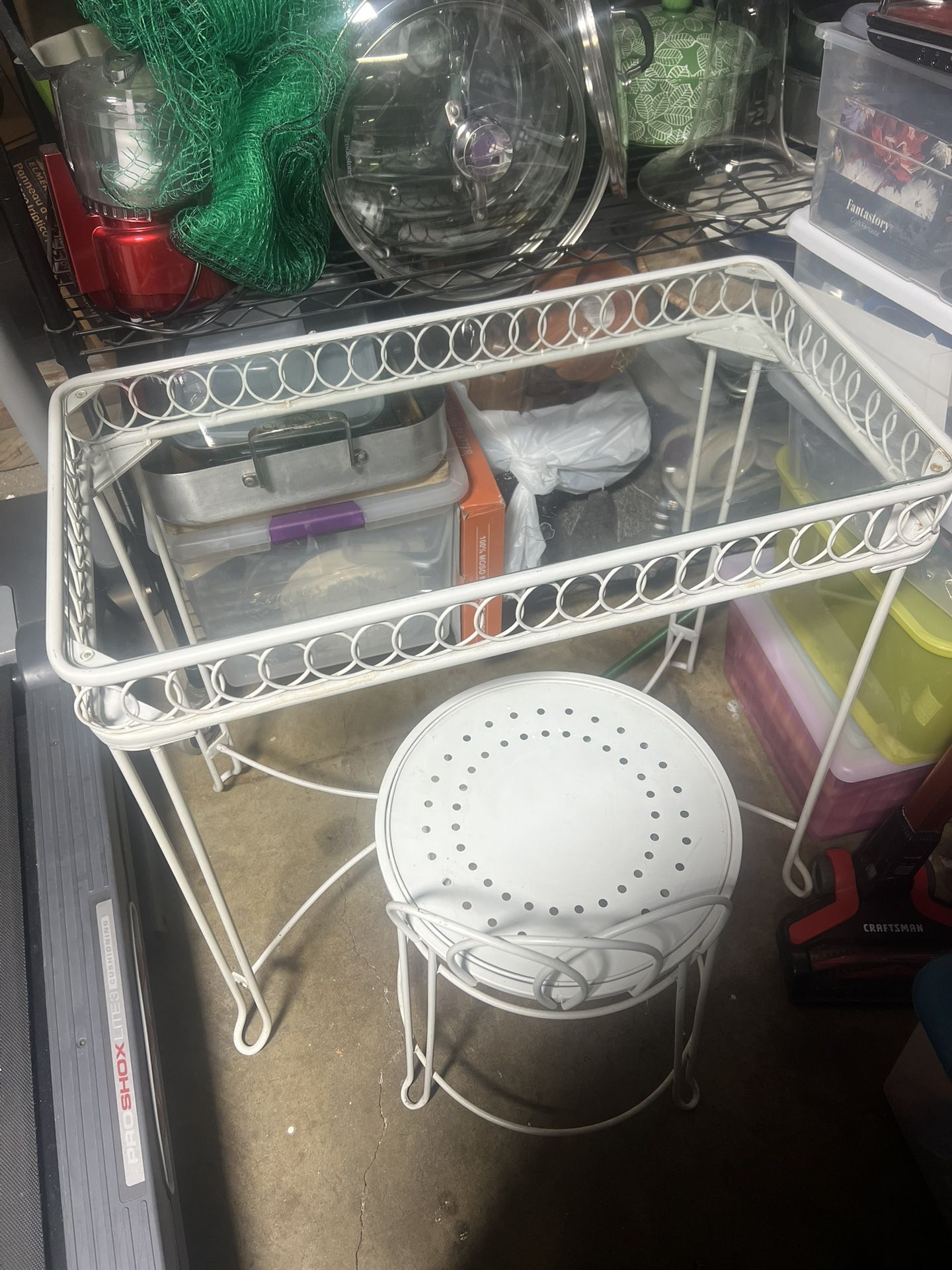 Table/vanity