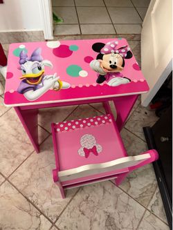 Minnie Mouse desk