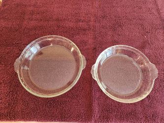 Pyrex Glass Pie Dishes Set of 2