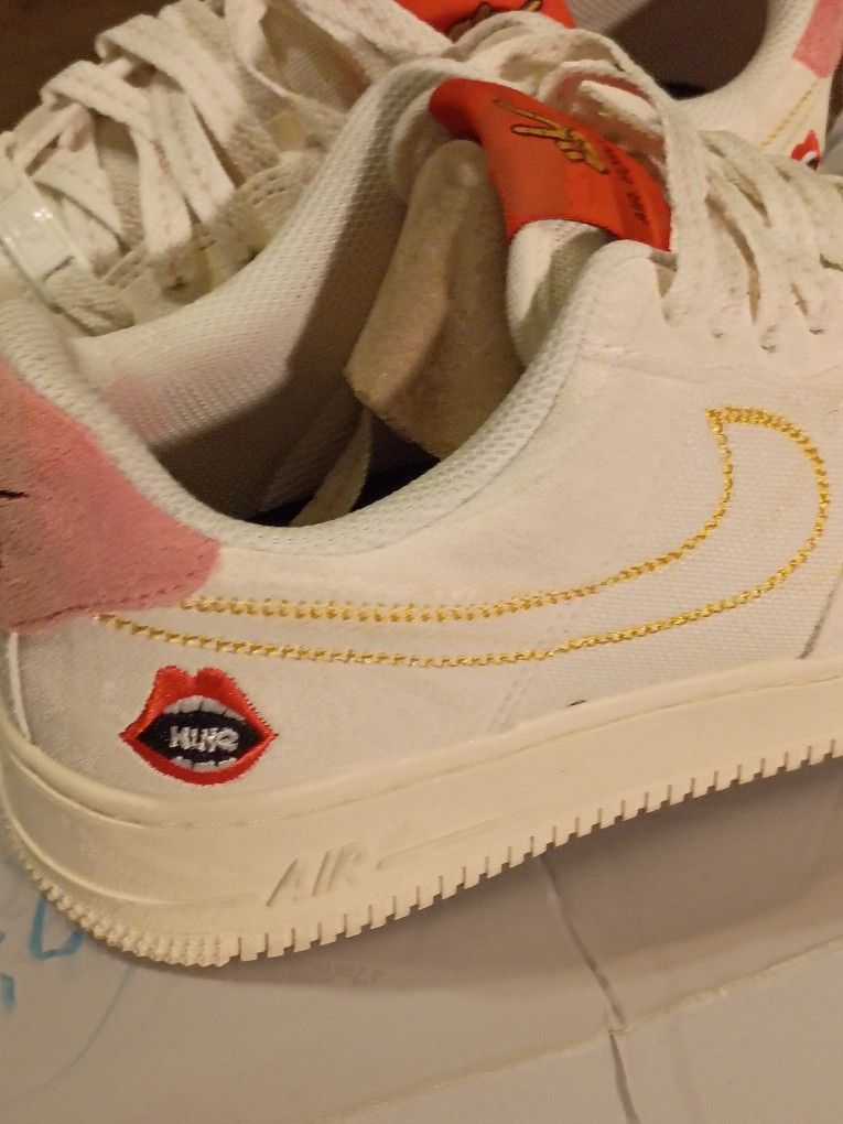 WOMEN'S NIKE AIR FORCE 1  LOW  ROCK  "N "  ROLL SNEAKERS SIZE 7 5