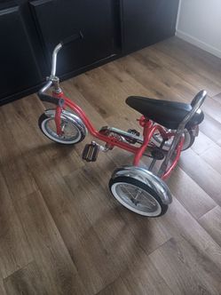 2 tricycles for small child