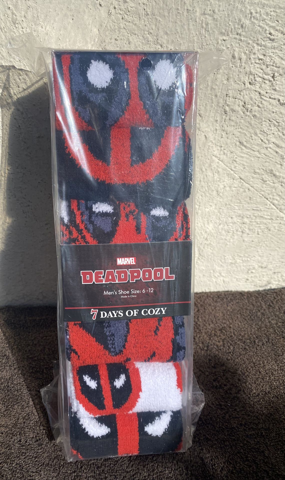 Marvel Deadpool 7 Days Of Cozy Socks .