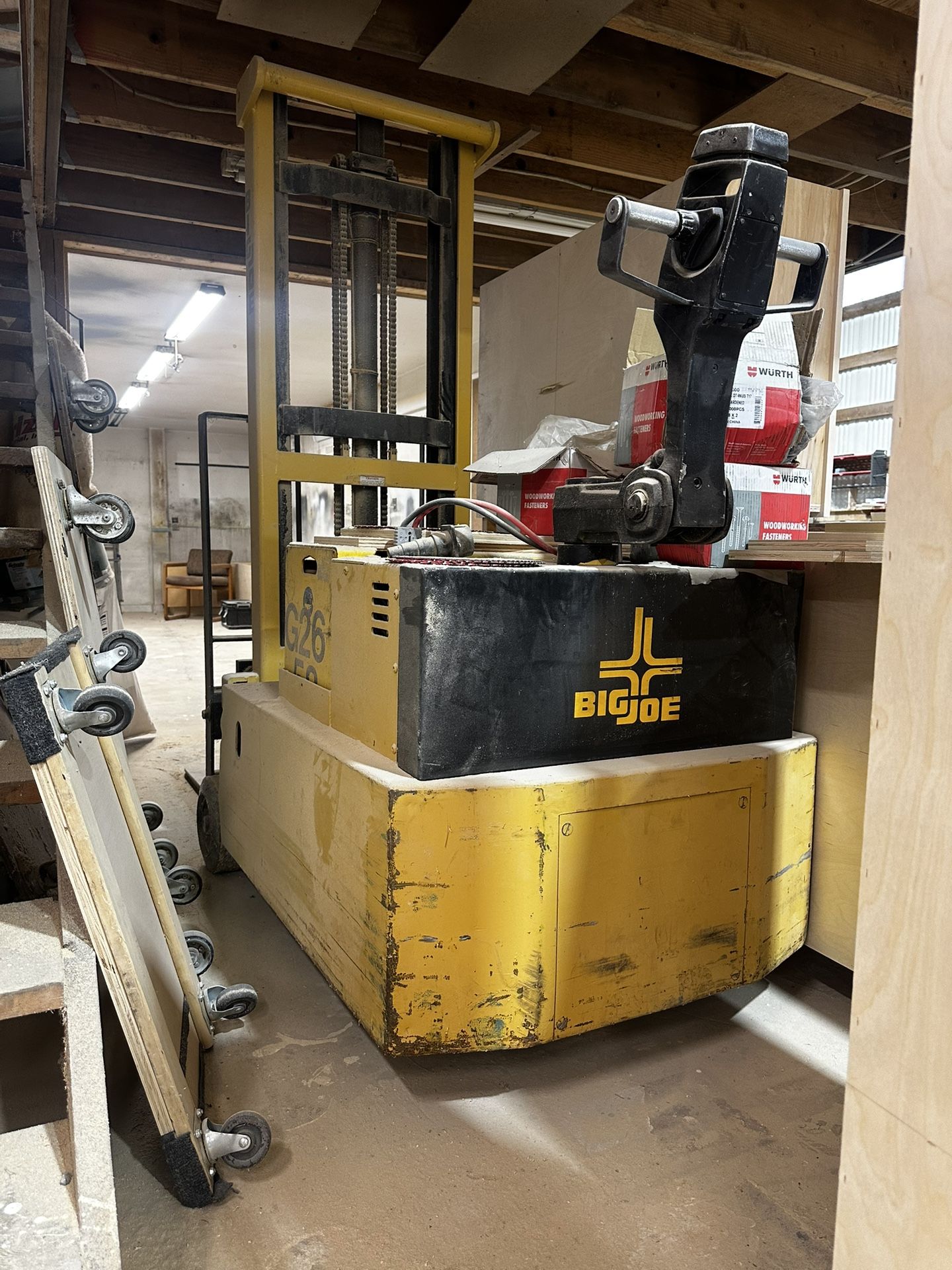 Big Joe Electric Fork Lift