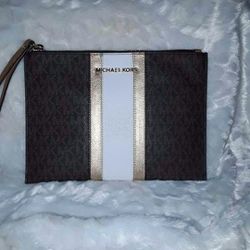 Michael Kors Jet Wristlet