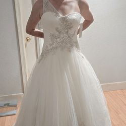 Oleg Cassini Wedding Dress Size 4