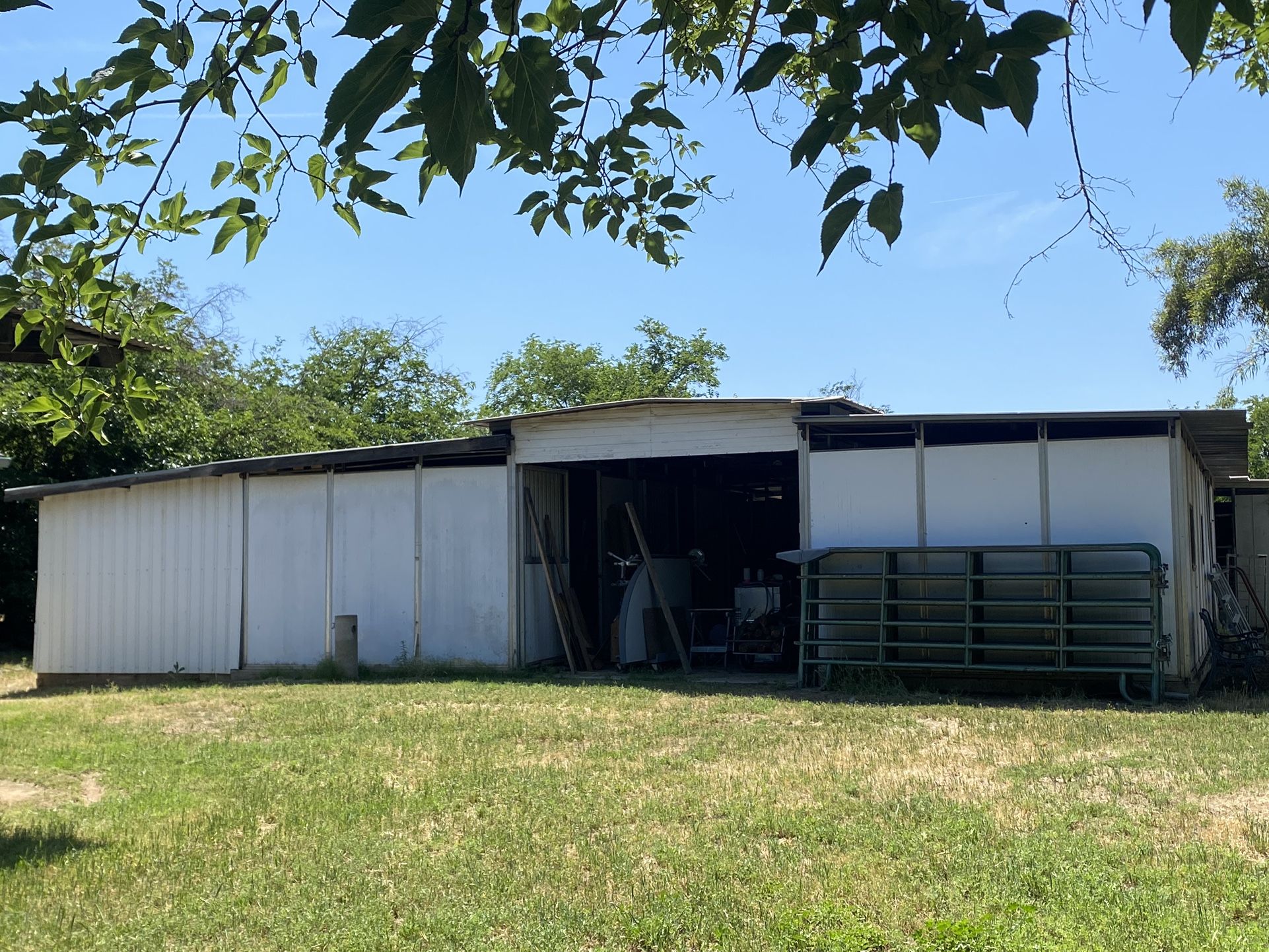 6 Stall Horse Barn