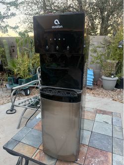 Avalon water dispenser