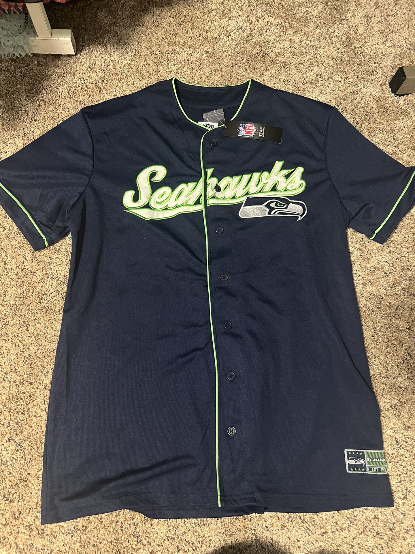 New Seahawk Baseball Style Jersey Size Large 