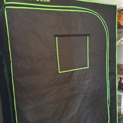 Tent And Luxx 645 LED