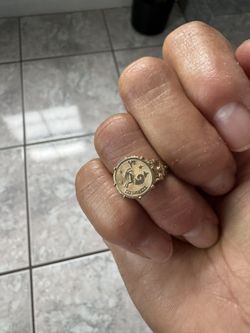 14 K Capricornio Ring