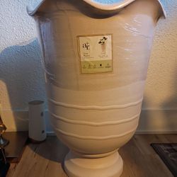 Ellen And Roth Planter