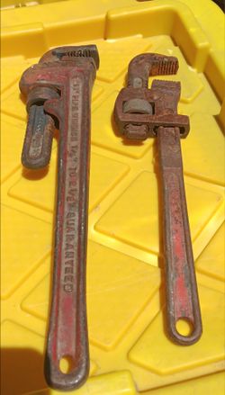 Monkey wrench
