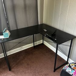 Basic L shaped Desk