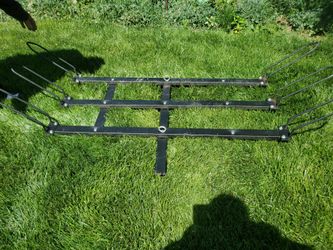 Hitch mounted bike rack, holds 3 bikes