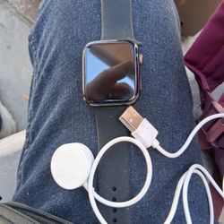 Apple Watch Series 9 With Charger ,band