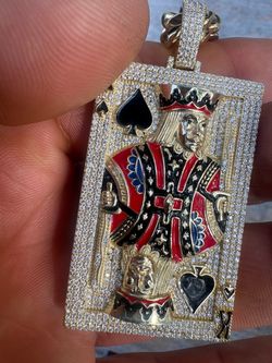 Chain with pendant