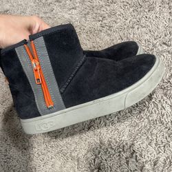 ugg boys size 1