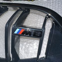 2023 BMW M8