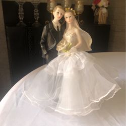 AmABride And Groom For Decorations Or Cake Topper