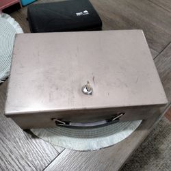 Safe Lock Box With Key