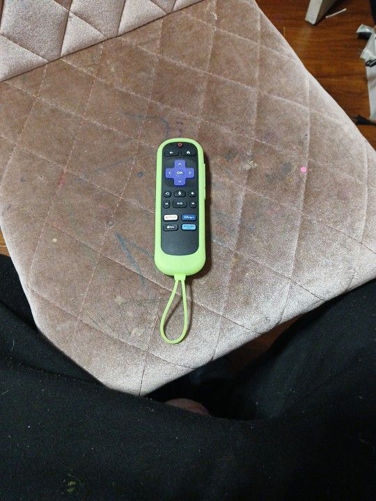 Roku Remote With Glow In The Dark Cover 