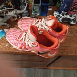 Nike Basketball Shoes SIZE US 8