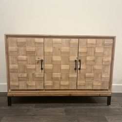 Solid Wood TV Stand – Heavy Duty, Great Condition