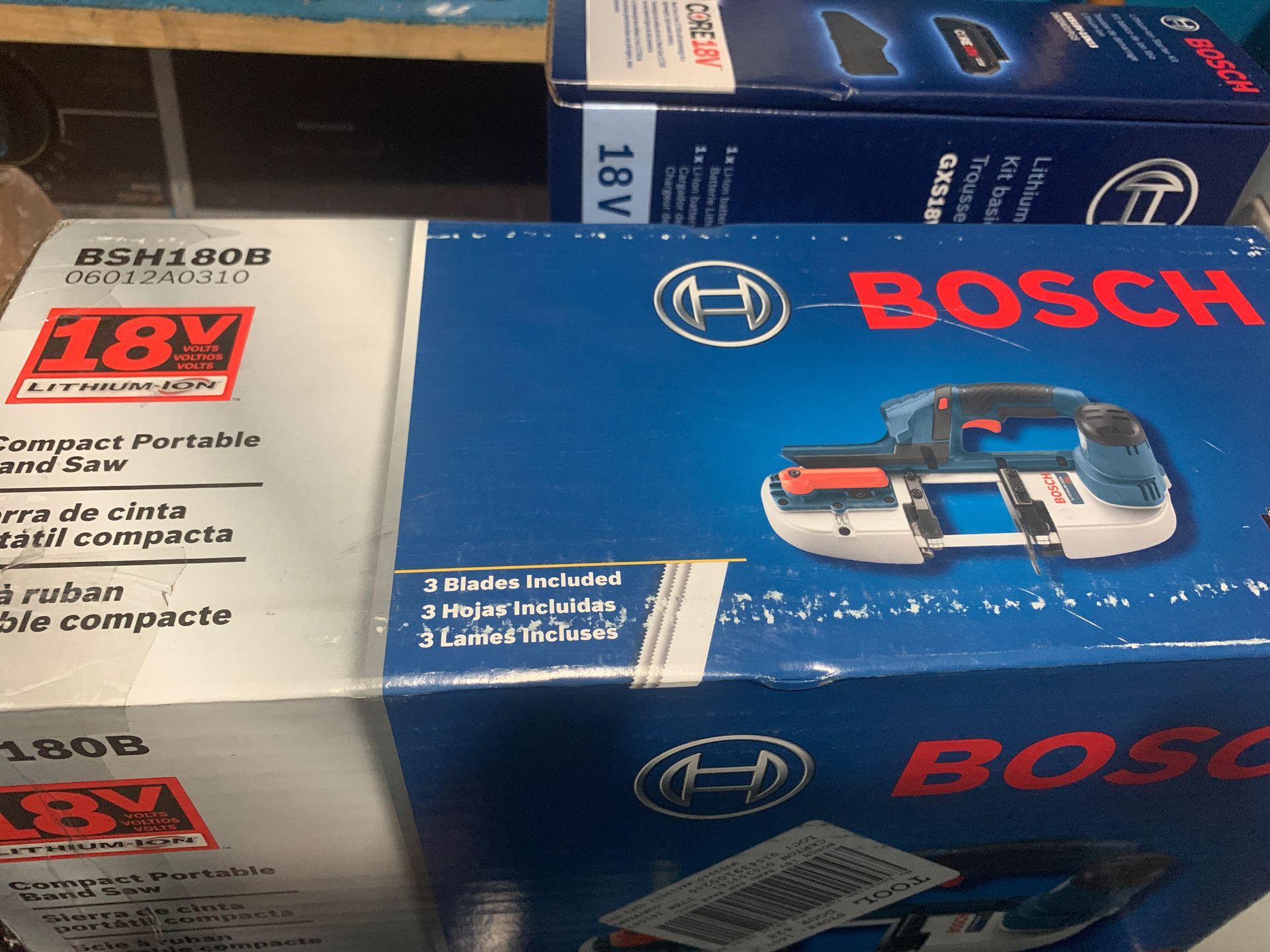 Bosch Saw-Zaw. Includes battery and charger