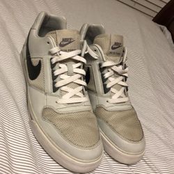 Low top Nike’s size 13