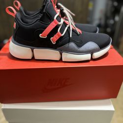 Nike Pocket Knife Mens Sz 10.5