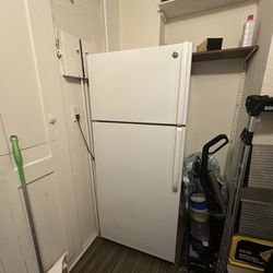 G&E Refrigerator
